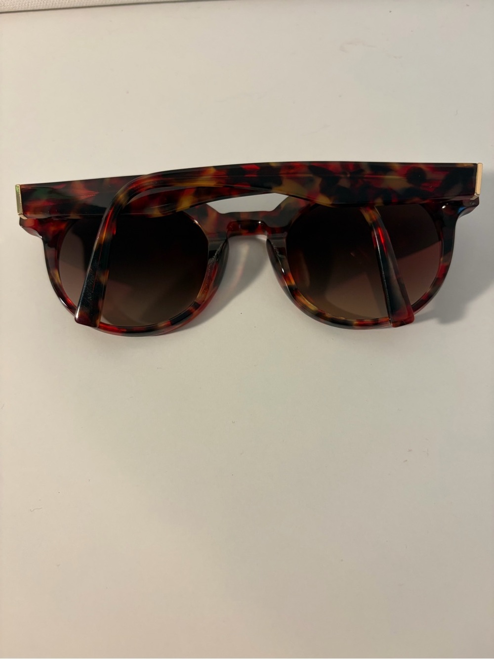 Warby Parker Elle Tortoise-Red Round Sunglasses with Gradient Brown Lenses - Picture 2 of 10